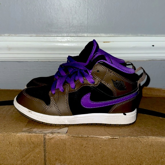 Gently used Jordan’s - Picture 3 of 3